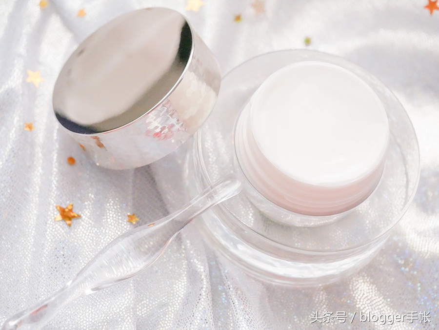 雪肌精谧雅精华,雪肌精谧雅粉底液