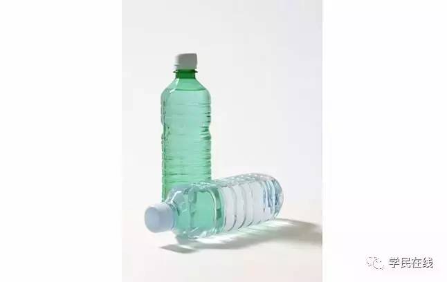 腿上长了这种包千万别瞎挤，小心猝死找上你！