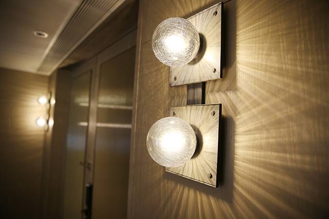 白天去逛迪斯尼,晚上香槟泡泡浴,女孩子去香港应该这么玩