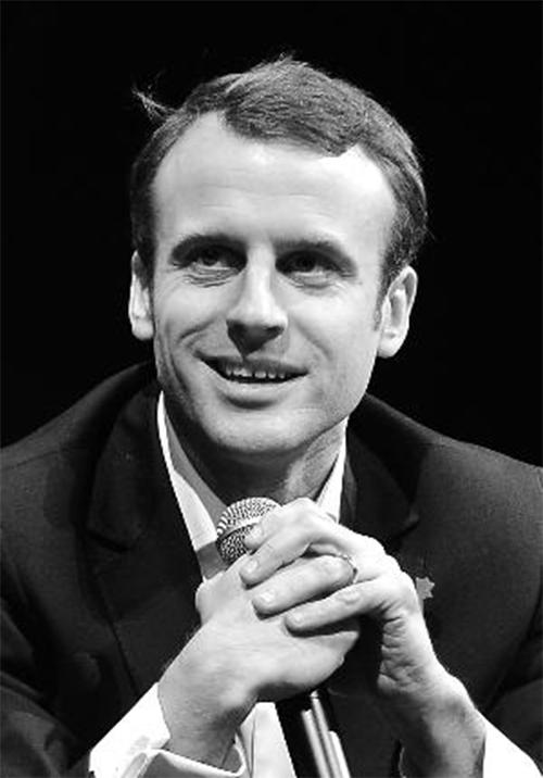 拍美国马屁视频,拍中国马屁的外国人