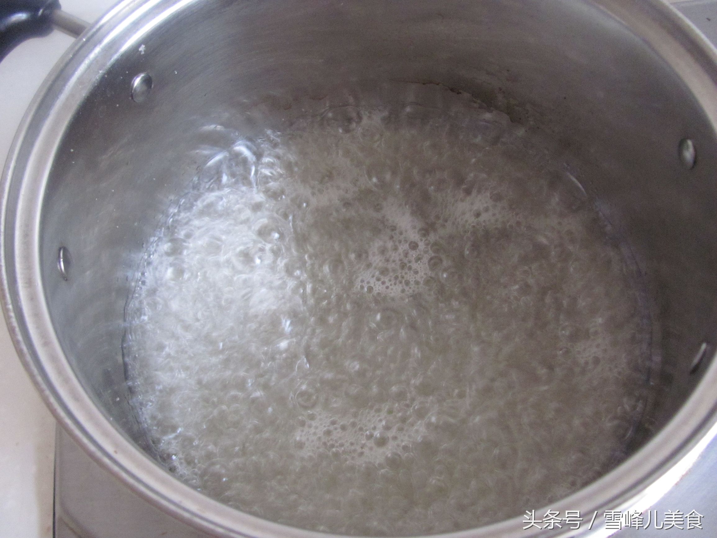 转化糖浆熬硬了有办法补救吗,转化糖浆熬浓了做月饼可以放水吗