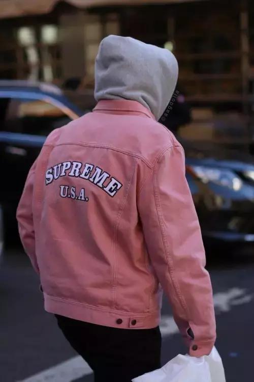 lv supreme联名硬箱470000 (supreme lv联名迷彩包多少钱)