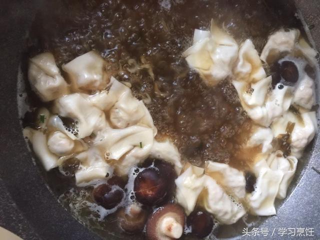 小馄饨怎么包馅又多又好看,上海小馄饨馅做法