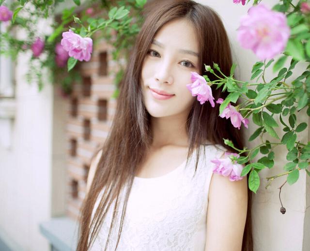 女人经常偷东西的表现,经常偷瞄你的女生有没有对象