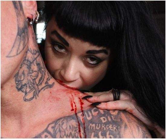 人跟鬼有必要交往吗,人和鬼能和谐共处吗