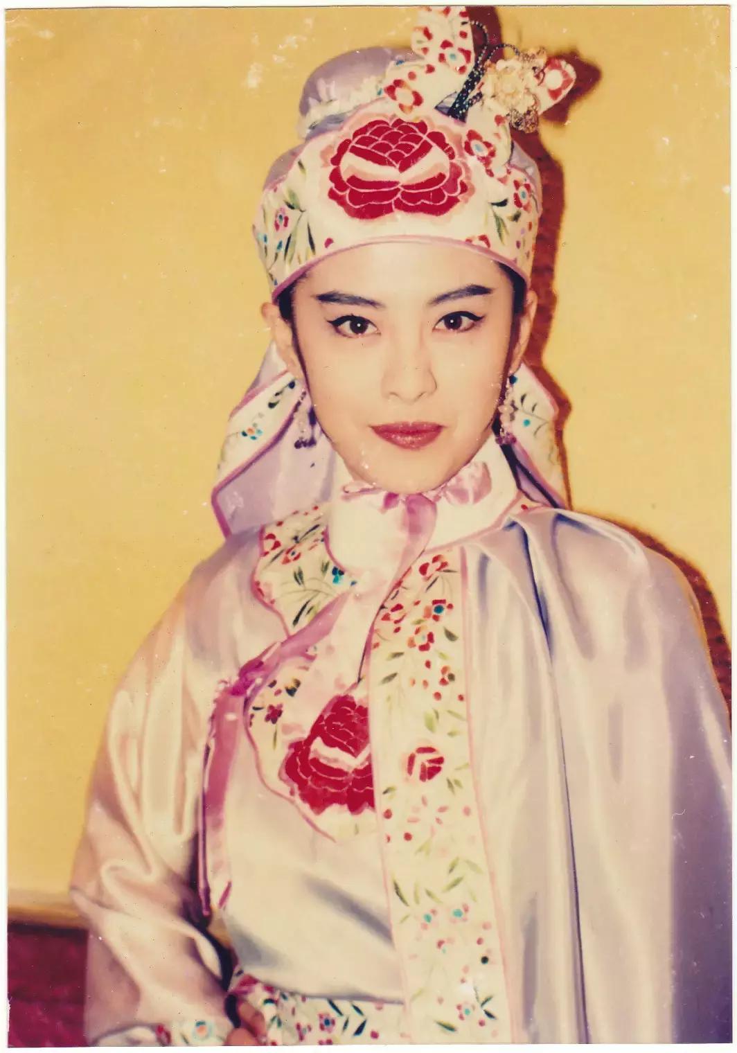 黑精光影｜《东成西就》——浩荡岁月里留下的“含笑半步癫”