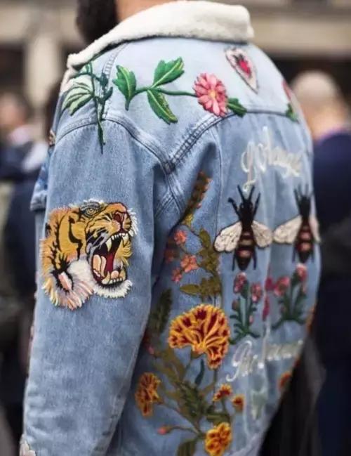 supreme lv联名的红色帽衫照片 (nike lv supreme三方联名)