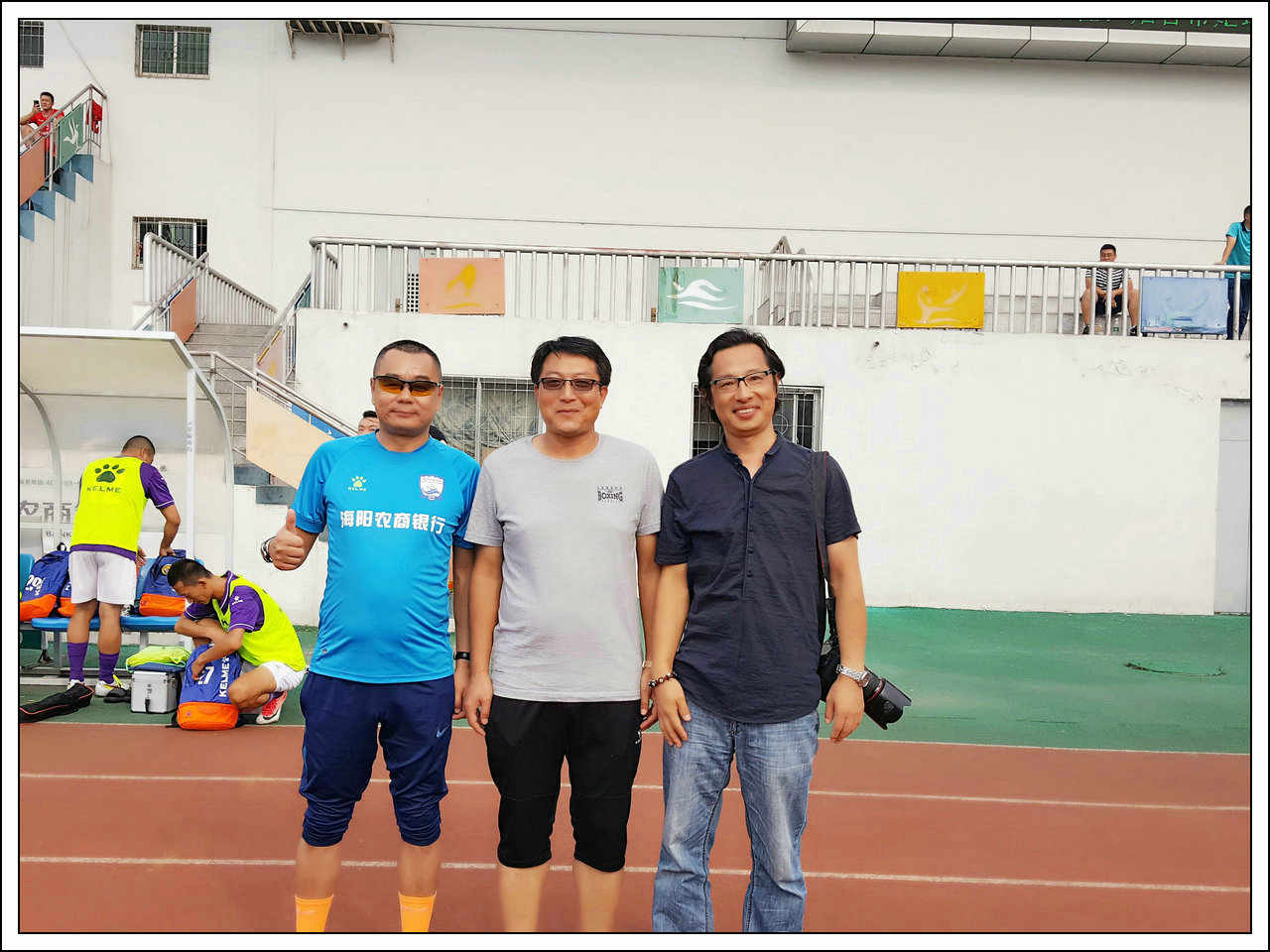 绿茵上追梦,绿茵场上的追梦人