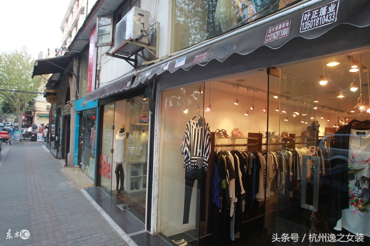 服装店衣服整体怎么陈列出高级感,服装换季陈列技巧面面观