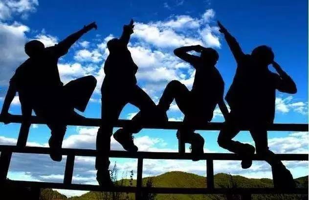 带着老伴穷游,开房车带老伴穷游