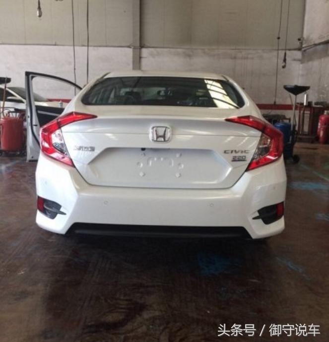 十一代思域怎么看露没露底漆,思域车身有划痕吗