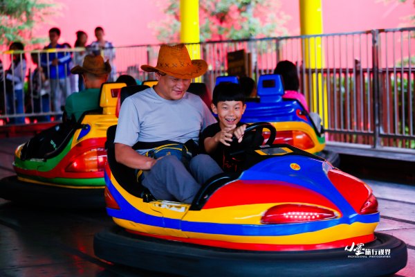 历史底蕴与现代繁华在此交融,历史与现代并存的城市