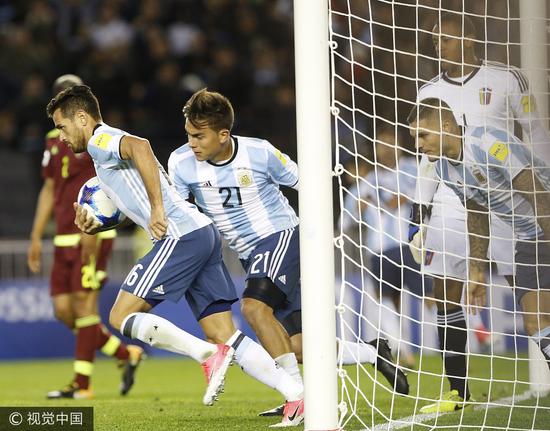 梅西停球gif尼日利亚,梅西停球卸球一气呵成解析