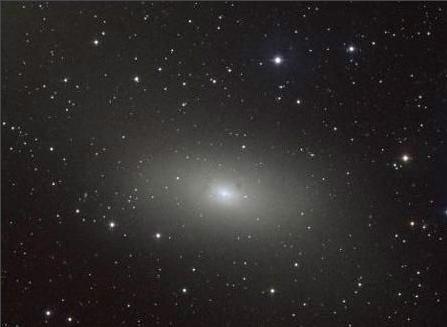 宇宙中是不是每个星系都有黑洞,银河系旁边的星系有黑洞