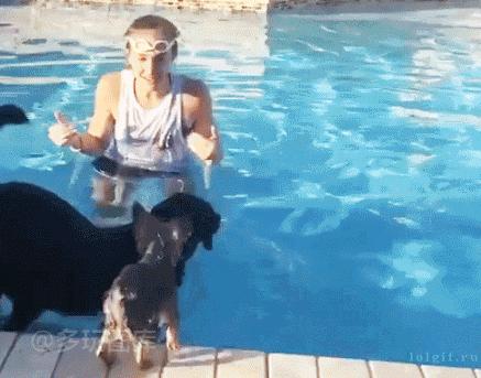 小伙子，女朋友害怕很正常，你也不能这样对她啊