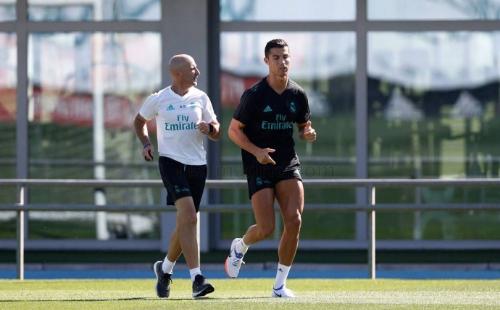 足球本泽马贝尔拯救皇马10大时刻 (皇马为什么要甩卖贝尔本泽马)