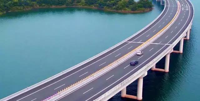 中国最新水上公路视频,中国首条水上公路视频