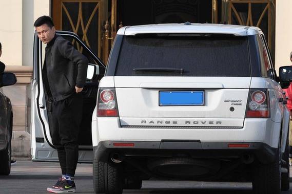 武磊赵明剑,国足韦世豪的车