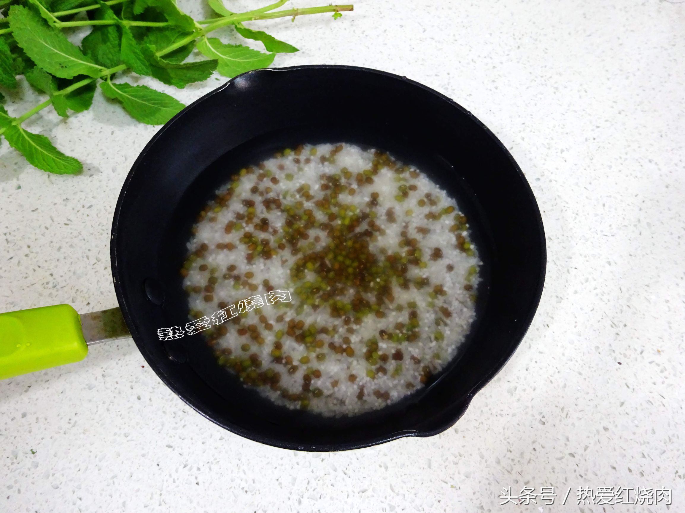 熬粥不稀不稠水比例,煮粥不是很熟吃了没事吧