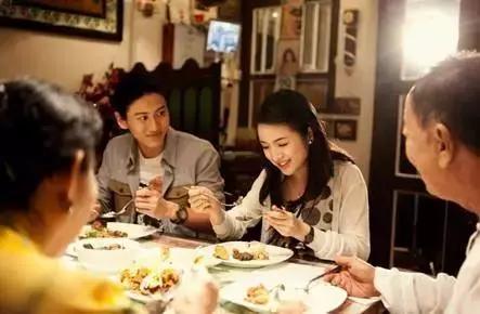 怎么描写30岁左右的女人,三十岁的女人怎么描写