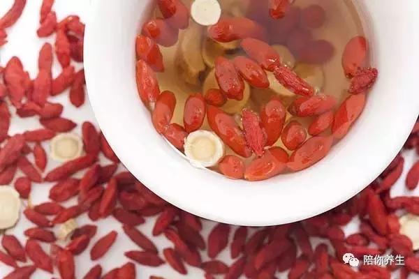 一秋三分寒病根最难缠秋季高发病一杯就管用