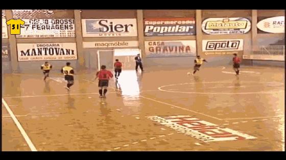 如何踢好中后卫五人制,五人制防守反击怎么踢