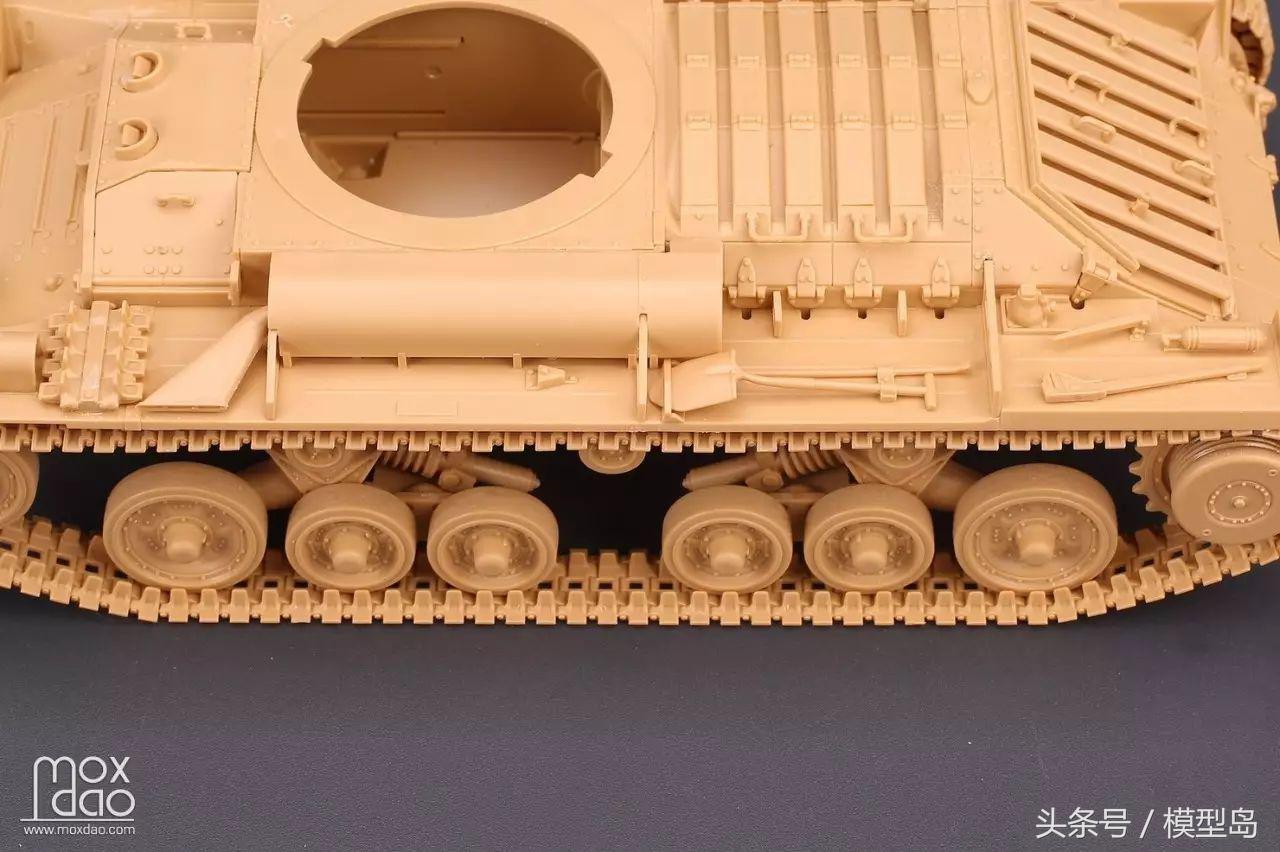 田宫新品35352圣瓦伦丁战车|板件评测
