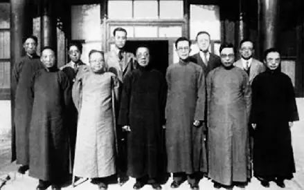 红烛曳曳照群芳——清华园里的尊师重教史话