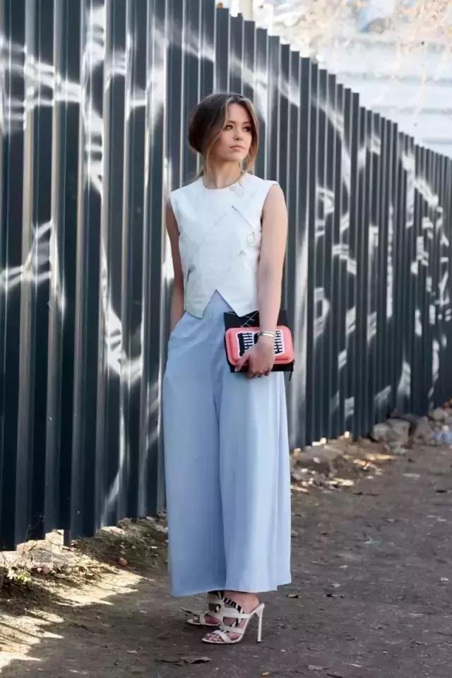 矮个子夏天穿阔腿裤好看吗,淡蓝色牛仔阔腿裤穿搭夏天学生