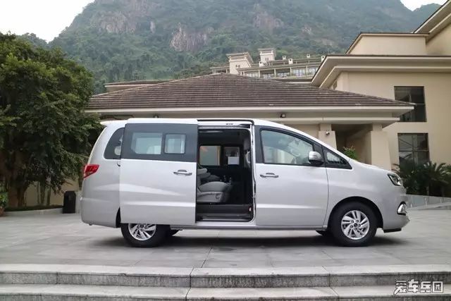 7座最耐用最省油的车5万8元左右,30万左右的7座中大型省油suv