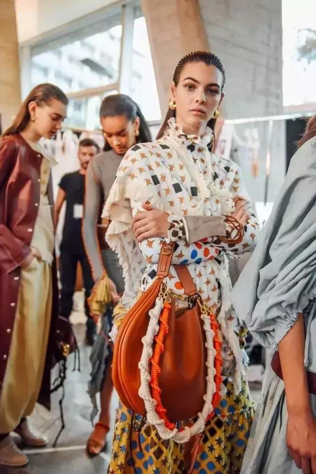 这个秋天你还好吗,这个秋天你足够努力