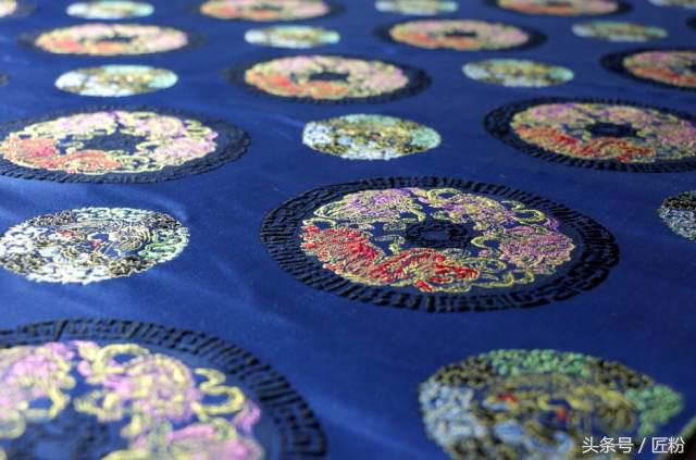 一米布价值万元，蜀锦为什么比黄金还值钱？