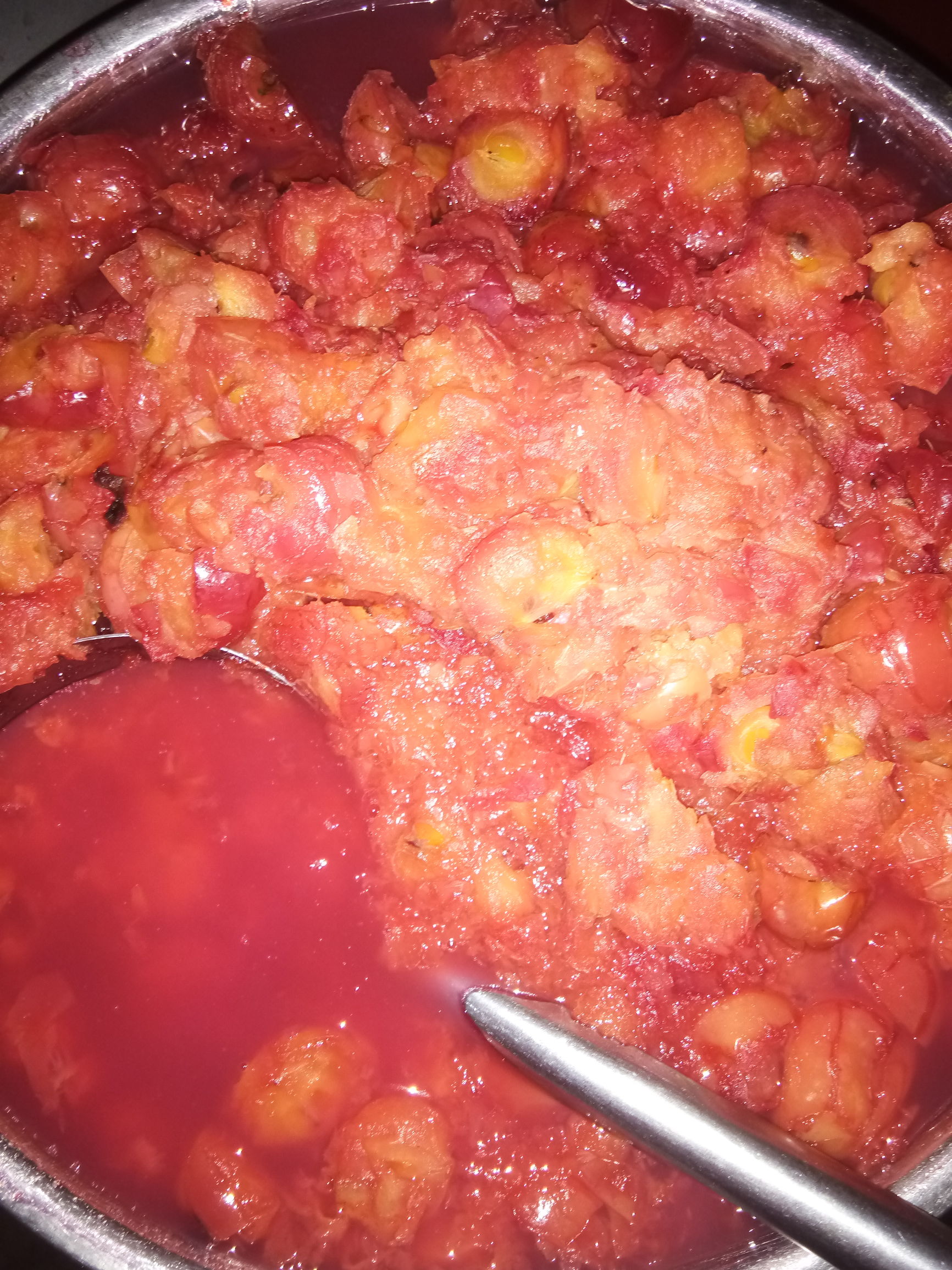 没有榨汁机怎么用瓶子榨果汁,没有榨汁机怎么可以做成汁