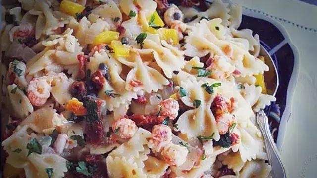 小龙虾的种类及吃法,如何吃小龙虾的方法和图解