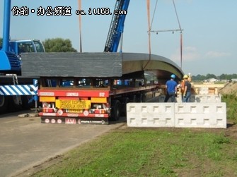 又是3D打印桥,不过这次在荷兰,也能通行自行车了