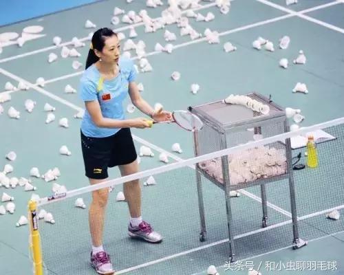 打羽毛球10种易于操作的技术训练方式，熟能生巧