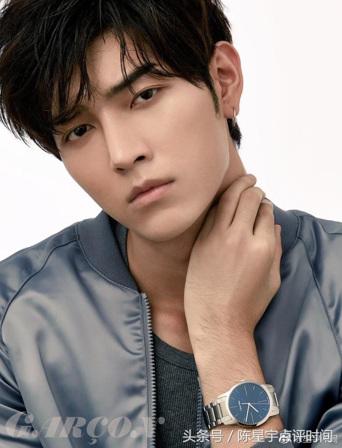 泰国时尚圈新晋宠儿神哥GxxodItthipat轻松驾驭百变造型