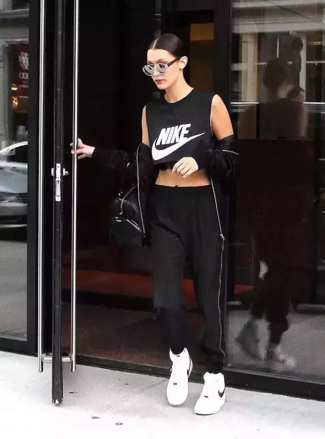 2021什么小白鞋经典又时尚女,小白鞋与运动鞋哪款比较时尚百搭