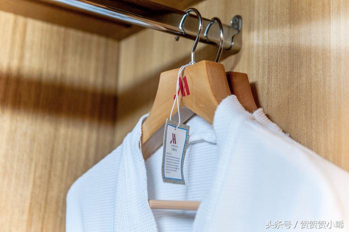 玄学大师香港李居明,李居明大师讲聚宝盆应该放啥