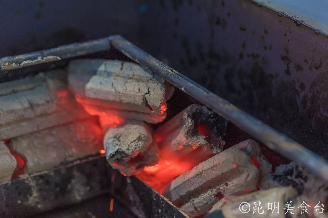 昆明每天蘸水500份的羊肉馆,昆明排名前十烧烤