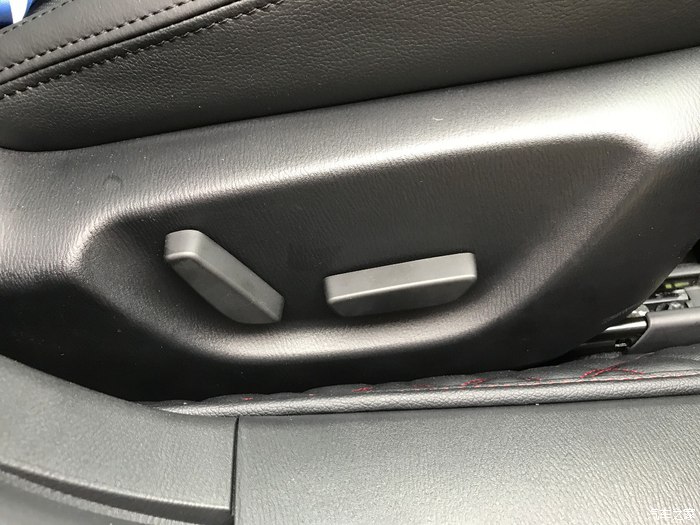 阿特兹换挡略有顿挫正常吗,阿特兹2.5蓝天运动版有拨片换挡