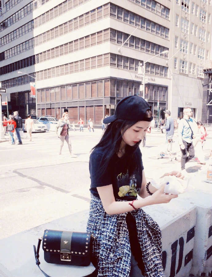 时尚女王杨幂衣品,时尚女王杨幂气场很足