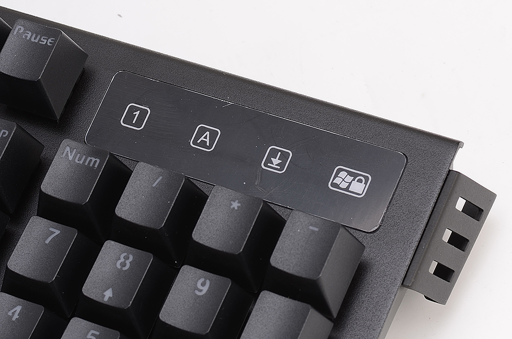 文本直送科技新闻:i-rocks艾芮克K60M金属机械式键盘动手玩