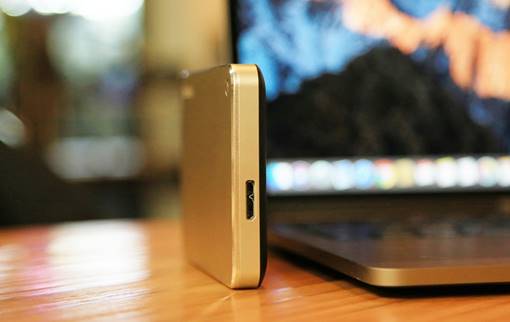 东芝硬盘的“金属狂潮”初体验，商务好搭配