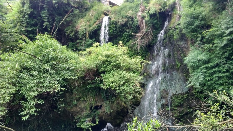 贵阳最近很火的瀑布在哪里,贵阳有个瀑布叫什么