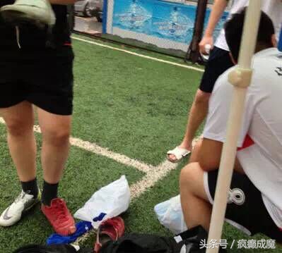 业余足球搞笑全是假动作,纯属娱乐飙演技