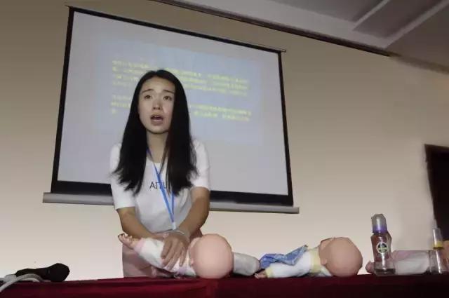 找个好保姆难还是找个好养老院难,想请一个好的保姆去哪里找