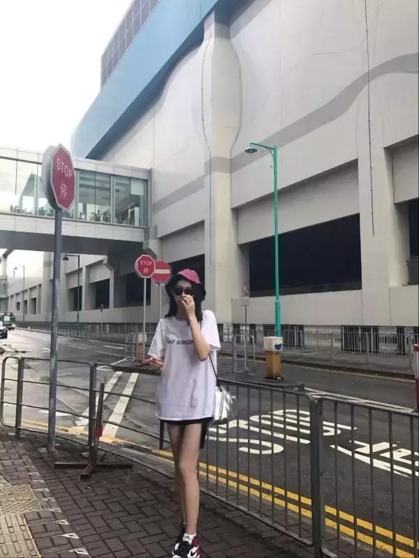 酷女孩街拍,好看的酷女孩街拍