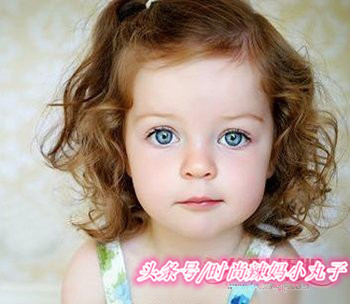 3-6岁幼儿卷发怎么扎,三岁卷发怎么扎好看