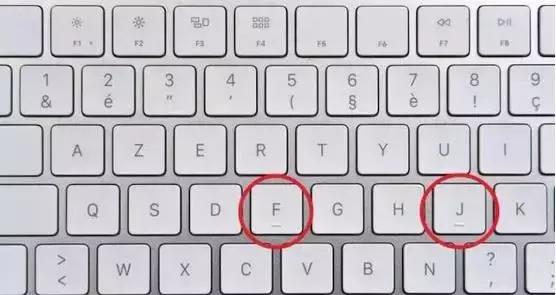 长柄锅的孔放勺子,长柄锅手柄有个洞